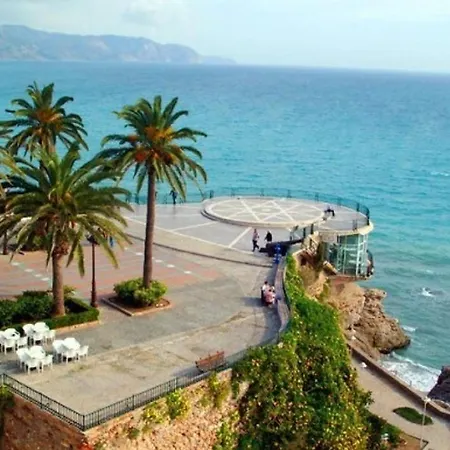 Piso Acogedor Cerca De La Playa Torrecilla Apartamento Nerja
