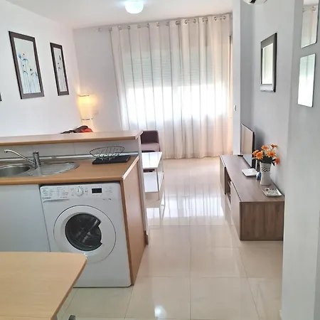 Piso Acogedor Cerca De La Playa Torrecilla Apartamento